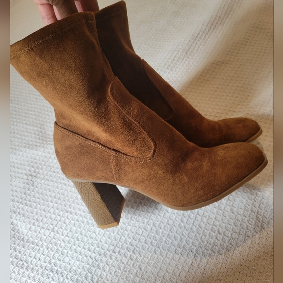 Dolce Vita Brown Suede Heeled Boots - Picture 3 of 11